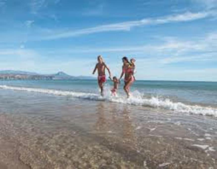 Ferienwohnung A 1 Minuto De La Playa Del Campello Exterior foto